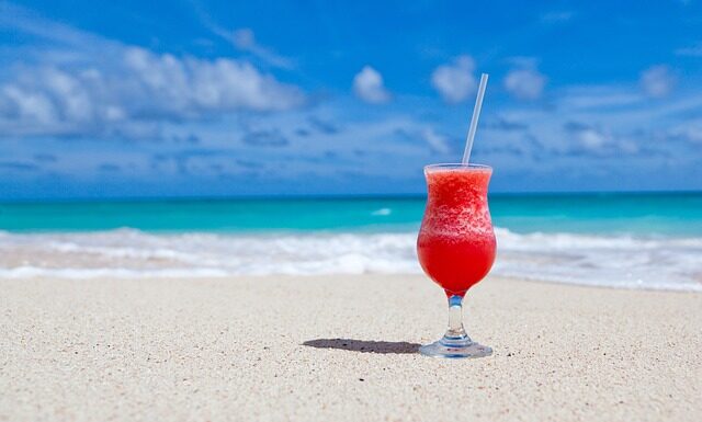 Jak schłodzić napój na plaży? Jak schłodzić napój na plaży?