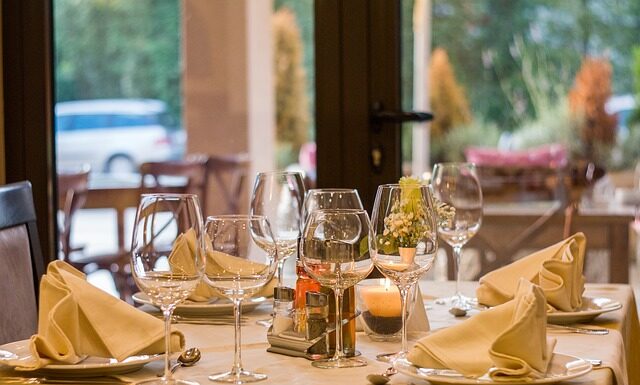 Co zrobić z serwetką w restauracji?